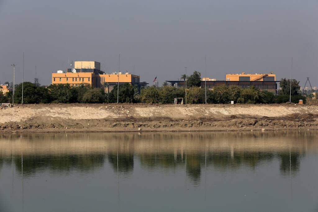 Moyen-Orient : l’Iran menace de cibler des bases américaines, les Etats-Unis retirent du personnel diplomatique